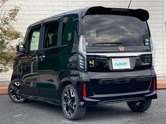 【カーナビゲーション】各種オーディオメディアも充実しているので運転の際も楽しくドライブができますね。 4