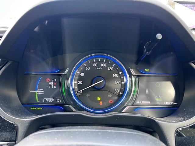 グレイス ハイブリッドLX 純正ナビ バックカメラ 衝突軽減ブレーキ クルーズコントロール 横滑り防止装置 レーダー探知機 ドライブレコーダー 前席シートヒーター LEDヘッドライト オートライト ドアバイザー スマートキー(15枚目)