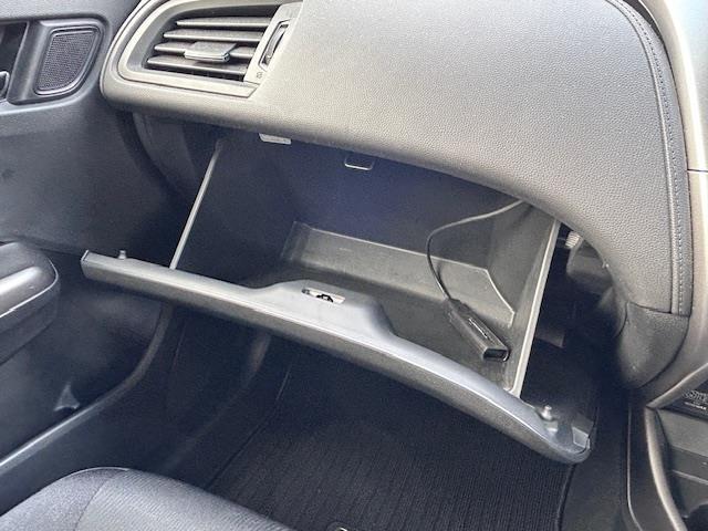 グレイス ハイブリッドLX 純正ナビ バックカメラ 衝突軽減ブレーキ クルーズコントロール 横滑り防止装置 レーダー探知機 ドライブレコーダー 前席シートヒーター LEDヘッドライト オートライト ドアバイザー スマートキー(17枚目)