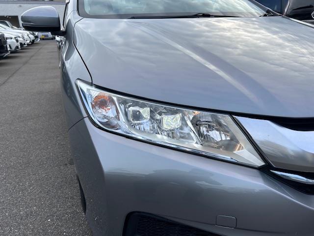 グレイス ハイブリッドLX 純正ナビ バックカメラ 衝突軽減ブレーキ クルーズコントロール 横滑り防止装置 レーダー探知機 ドライブレコーダー 前席シートヒーター LEDヘッドライト オートライト ドアバイザー スマートキー(28枚目)