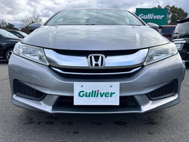 グレイス ハイブリッドLX 純正ナビ バックカメラ 衝突軽減ブレーキ クルーズコントロール 横滑り防止装置 レーダー探知機 ドライブレコーダー 前席シートヒーター LEDヘッドライト オートライト ドアバイザー スマートキー(31枚目)