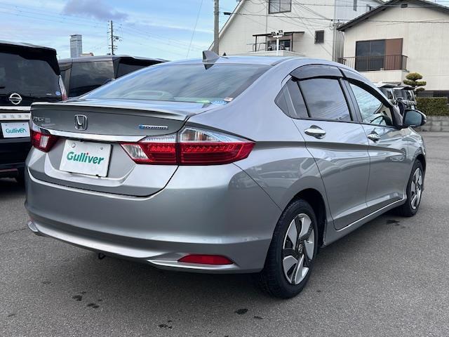 グレイス ハイブリッドLX 純正ナビ バックカメラ 衝突軽減ブレーキ クルーズコントロール 横滑り防止装置 レーダー探知機 ドライブレコーダー 前席シートヒーター LEDヘッドライト オートライト ドアバイザー スマートキー(38枚目)