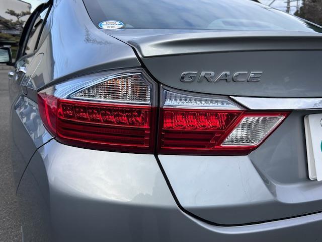 グレイス ハイブリッドLX 純正ナビ バックカメラ 衝突軽減ブレーキ クルーズコントロール 横滑り防止装置 レーダー探知機 ドライブレコーダー 前席シートヒーター LEDヘッドライト オートライト ドアバイザー スマートキー(40枚目)
