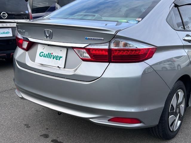 グレイス ハイブリッドLX 純正ナビ バックカメラ 衝突軽減ブレーキ クルーズコントロール 横滑り防止装置 レーダー探知機 ドライブレコーダー 前席シートヒーター LEDヘッドライト オートライト ドアバイザー スマートキー(43枚目)