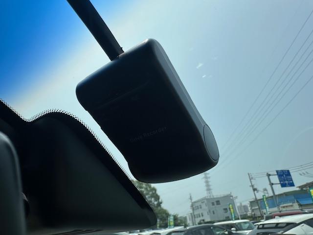 セレナ ＨＷＳ　Ｓ　ＨＶ　Ｖセレ　＋ＳｅｆｔｙＩＩ　純正８インチＳＤナビ　純正フリップダウンモニター　全方位カメラ　バックカメラ　両側パワスラ　衝突被害軽減システム　レーンキープアシスト　横滑り防止装置　アイドリングストップ☆ビルトインＥＴＣ（9枚目）