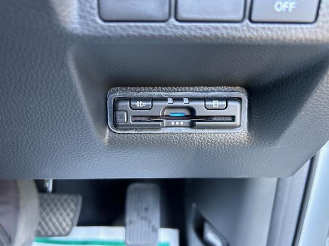 ステップワゴン ｅ：ＨＥＶスパーダ　９型純正ナビ　バックカメラ　フリップダウンモニター　ブラインドスポットモニター　衝突被害軽減システム　レーンキープアシスト　アダクティブクルーズコントロール　ドライブレコーダー　ＬＥＤヘッドライト（9枚目）