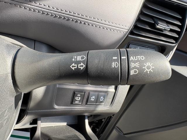 セレナ ハイウェイスター V フリップダウンモニター 純正10型ナビ 全方位カメラ プロパイロット ブラインドスポットモニター エマージェンシーブレーキ 両側パワースライドドア デジタルミラー シートヒーター ドラレコ ETC(15枚目)