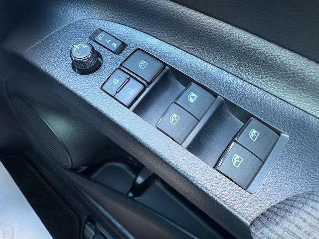 シエンタ Ｇ　セーフティエディション　純正９型ナビ　パノラミックビューモニター　両側パワースライドドア　シートヒーター　ステアリングヒーター　ドライブレコーダー　ビルトインＥＴＣ２．０　トヨタセーフティ　純正アルミホイール　スマートキー（15枚目）