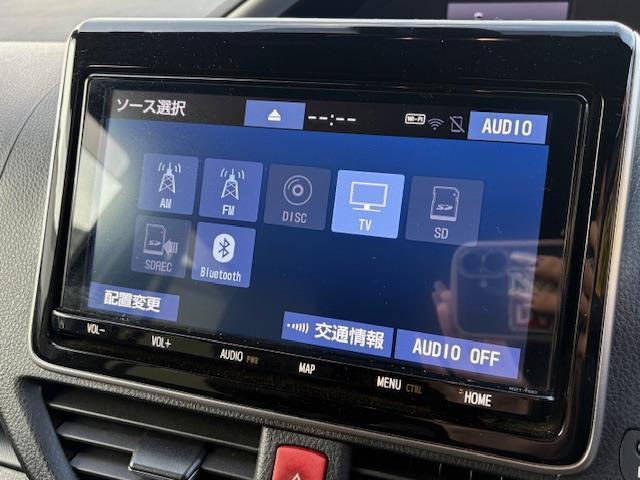 ヴォクシー ZS 煌III 純正9型ナビ フルセグ 両側パワースライドドア デジタルインナーミラー トヨタセーフティセンス ハーフレザーシート ビルトインETC LEDヘッドライト クラランスソナー スマートキー 純正AW(5枚目)