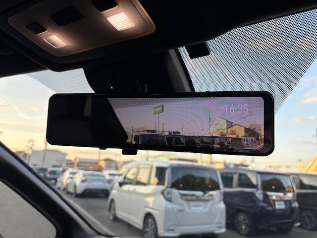 ヴォクシー ZS 煌III 純正9型ナビ フルセグ 両側パワースライドドア デジタルインナーミラー トヨタセーフティセンス ハーフレザーシート ビルトインETC LEDヘッドライト クラランスソナー スマートキー 純正AW(6枚目)