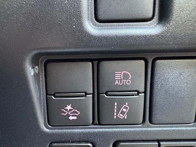 ヴォクシー ZS 煌III 純正9型ナビ フルセグ 両側パワースライドドア デジタルインナーミラー トヨタセーフティセンス ハーフレザーシート ビルトインETC LEDヘッドライト クラランスソナー スマートキー 純正AW(7枚目)