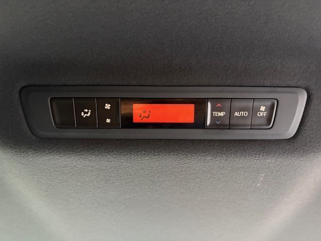 ヴォクシー ZS 煌III 純正9型ナビ フルセグ 両側パワースライドドア デジタルインナーミラー トヨタセーフティセンス ハーフレザーシート ビルトインETC LEDヘッドライト クラランスソナー スマートキー 純正AW(17枚目)