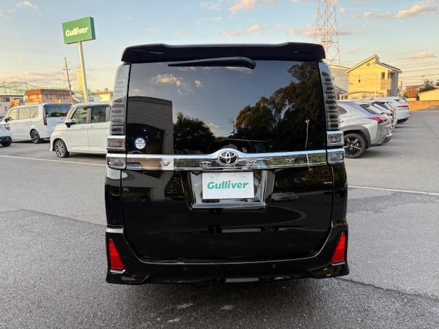 ヴォクシー ZS 煌III 純正9型ナビ フルセグ 両側パワースライドドア デジタルインナーミラー トヨタセーフティセンス ハーフレザーシート ビルトインETC LEDヘッドライト クラランスソナー スマートキー 純正AW(42枚目)