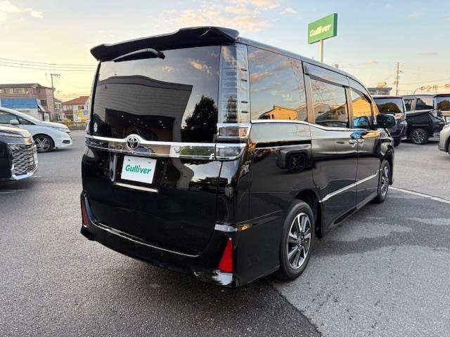 ヴォクシー ZS 煌III 純正9型ナビ フルセグ 両側パワースライドドア デジタルインナーミラー トヨタセーフティセンス ハーフレザーシート ビルトインETC LEDヘッドライト クラランスソナー スマートキー 純正AW(43枚目)