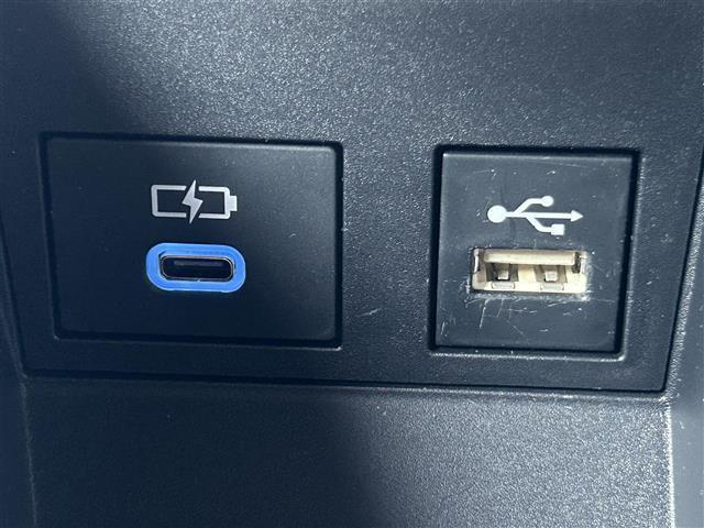 ヴォクシー S-Z 10.5型ナビ 14型後席モニター 両側パワースライドドア レーダークルーズコントロール 衝突被害軽減システム レーンキープアシスト 横滑り防止装置 コーナーセンサー シートヒーター(17枚目)