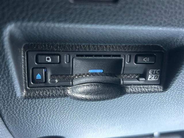 ヴォクシー S-Z 10.5型ナビ 14型後席モニター 両側パワースライドドア レーダークルーズコントロール 衝突被害軽減システム レーンキープアシスト 横滑り防止装置 コーナーセンサー シートヒーター(18枚目)