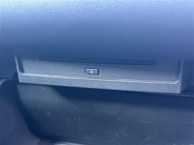 ヴォクシー S-Z 10.5型ナビ 14型後席モニター 両側パワースライドドア レーダークルーズコントロール 衝突被害軽減システム レーンキープアシスト 横滑り防止装置 コーナーセンサー シートヒーター(20枚目)