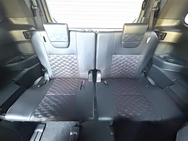 ヴォクシー S-Z 10.5型ナビ 14型後席モニター 両側パワースライドドア レーダークルーズコントロール 衝突被害軽減システム レーンキープアシスト 横滑り防止装置 コーナーセンサー シートヒーター(30枚目)