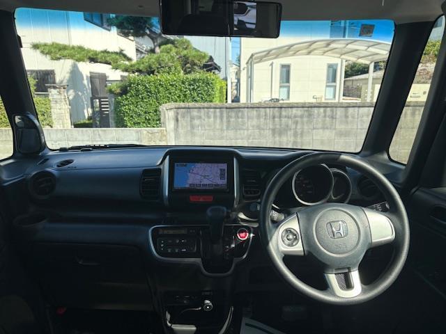 N-BOX G・Lパッケージ ナビ TV バックカメラ デジタルミラー 片側パワースライドドア ビルトインETC ミラー一体型ドライブレコーダー ステアリングスイッチ 横滑り防止装置 プッシュスタート スマートキー ドアバイザー(3枚目)