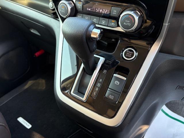 セレナ G フリップダウンモニター 純正9型ナビ アラウンドビューモニター プロパイロット デジタルミラー 両側パワースライドドア エマージェンシーブレーキ パーキングアシスト 追従クルコン ドラレコ ETC(19枚目)