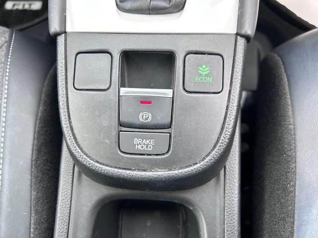 フィット ｅ：ＨＥＶホーム　純正９型ディスプレイオーディオ　バックカメラ　衝突被害軽減システム　レーンキープアシスト　コーナーセンサー　アダクティブクルーズコントロール　純正ドライブレコーダー　純正ＥＴＣ　ＬＥＤヘッドライト（23枚目）