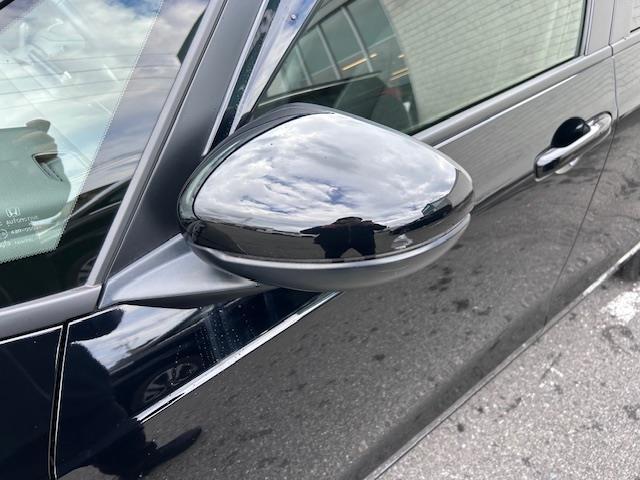 フィット ｅ：ＨＥＶホーム　純正９型ディスプレイオーディオ　バックカメラ　衝突被害軽減システム　レーンキープアシスト　コーナーセンサー　アダクティブクルーズコントロール　純正ドライブレコーダー　純正ＥＴＣ　ＬＥＤヘッドライト（30枚目）