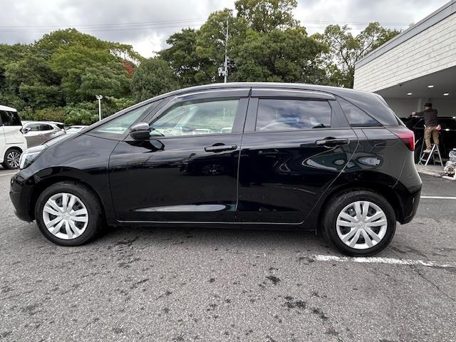 フィット ｅ：ＨＥＶホーム　純正９型ディスプレイオーディオ　バックカメラ　衝突被害軽減システム　レーンキープアシスト　コーナーセンサー　アダクティブクルーズコントロール　純正ドライブレコーダー　純正ＥＴＣ　ＬＥＤヘッドライト（36枚目）