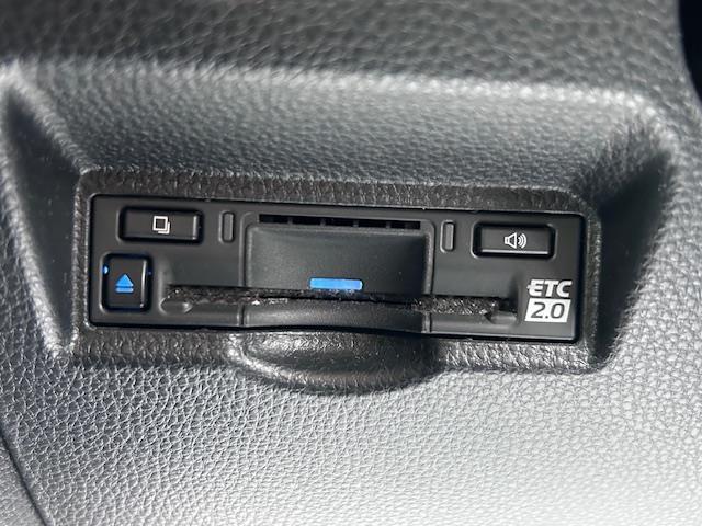 ノア Ｓ－Ｚ　快適利便パッケージ　純正ディスプレイオーディオ　バックカメラ　ＢＳＭ　トヨタアドバンスパーク　パンズフリー両側パワースライドドア　ドライブレコーダー　ビルトインＥＴＣ２．０　ＬＥＤヘッドライト（6枚目）