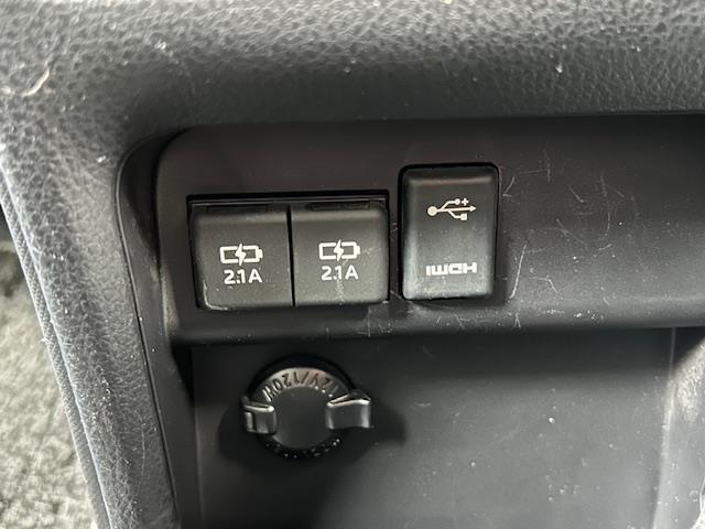 ヴォクシー ZS 煌III 10インチナビ フルセグ Bluetooth バックカメラ フリップダウンモニター 両側パワースライドドア HDMI クルーズコントロール 前後ドラレコ 前後コーナーセンサー ETC フロアーマット(11枚目)