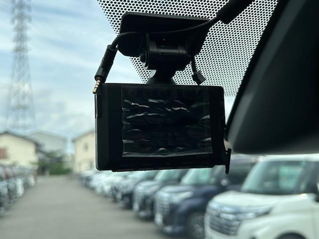 ヴォクシー ZS 煌III 10インチナビ フルセグ Bluetooth バックカメラ フリップダウンモニター 両側パワースライドドア HDMI クルーズコントロール 前後ドラレコ 前後コーナーセンサー ETC フロアーマット(15枚目)