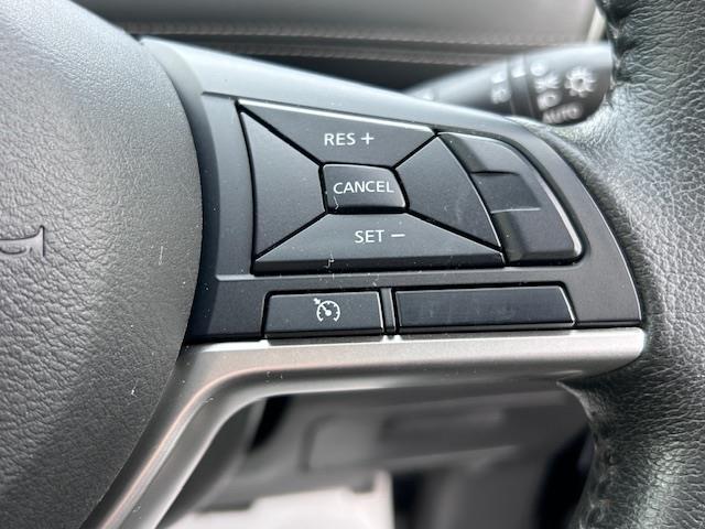 セレナ ハイウェイスター　ＶセレクションＩＩ　９インチナビ　フルセグ　Ｂｌｕｅｔｏｏｔｈ　全方位カメラ　フリップダウンモニター　クルーズコントロール　両側パワースライドドア　前後コーナーセンサー　ドライブレコーダー　ＥＴＣ　ＬＥＤヘッドライト（5枚目）