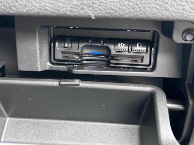 セレナ ハイウェイスター　ＶセレクションＩＩ　９インチナビ　フルセグ　Ｂｌｕｅｔｏｏｔｈ　全方位カメラ　フリップダウンモニター　クルーズコントロール　両側パワースライドドア　前後コーナーセンサー　ドライブレコーダー　ＥＴＣ　ＬＥＤヘッドライト（6枚目）