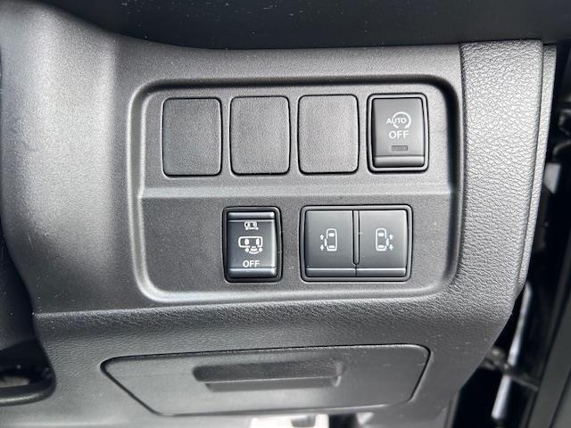 セレナ ハイウェイスター　ＶセレクションＩＩ　９インチナビ　フルセグ　Ｂｌｕｅｔｏｏｔｈ　全方位カメラ　フリップダウンモニター　クルーズコントロール　両側パワースライドドア　前後コーナーセンサー　ドライブレコーダー　ＥＴＣ　ＬＥＤヘッドライト（22枚目）