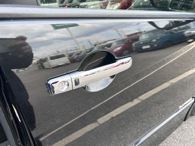 セレナ ハイウェイスター　ＶセレクションＩＩ　９インチナビ　フルセグ　Ｂｌｕｅｔｏｏｔｈ　全方位カメラ　フリップダウンモニター　クルーズコントロール　両側パワースライドドア　前後コーナーセンサー　ドライブレコーダー　ＥＴＣ　ＬＥＤヘッドライト（27枚目）