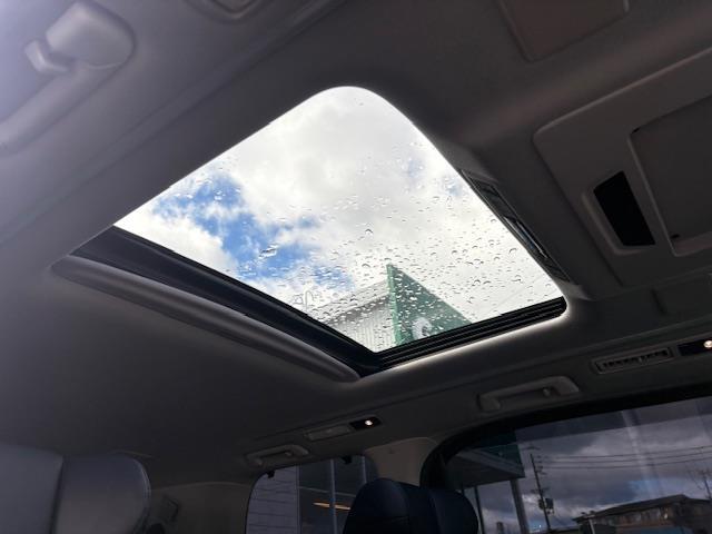 アルファードハイブリッド ＳＲ　Ｃパッケージ　純正１０．５インチナビ　全方位カメラ　サンルーフ　ＪＢＬサウンド　ＢＳＭ　デジタルインナーミラー　フリップダウンモニター　ＴＲＤエアロ　両側パワースライドドア　パワーバックドア　ＥＴＣ　ＬＥＤライト（2枚目）