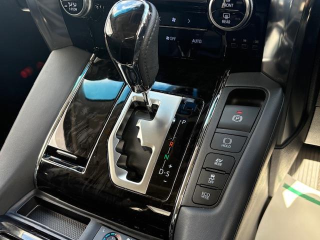 アルファードハイブリッド ＳＲ　Ｃパッケージ　純正１０．５インチナビ　全方位カメラ　サンルーフ　ＪＢＬサウンド　ＢＳＭ　デジタルインナーミラー　フリップダウンモニター　ＴＲＤエアロ　両側パワースライドドア　パワーバックドア　ＥＴＣ　ＬＥＤライト（21枚目）