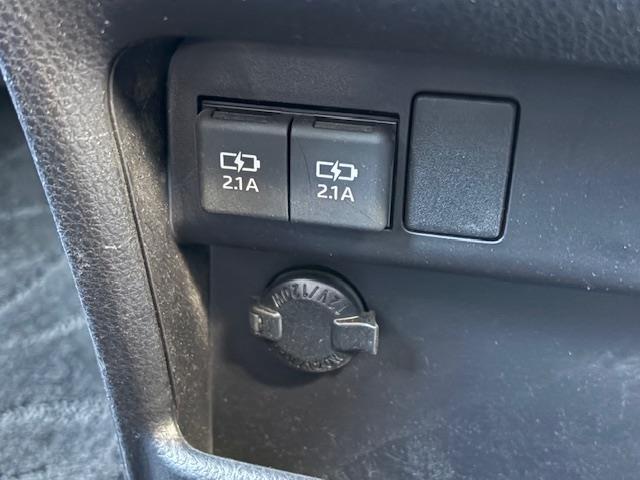 ヴォクシー ハイブリッドＺＳ　煌ＩＩＩ　純正９インチナビ　バックモニター　フリップダウンモニター　クルーズコントロール　衝突被害軽減システム　両側パワースライドドア　ハーフレザーシート　シートヒーター　ＥＴＣ　ＬＥＤヘッドライト　ドラレコ（14枚目）