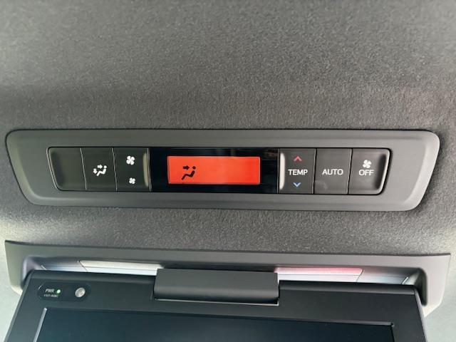 ヴォクシー ハイブリッドＺＳ　煌ＩＩＩ　純正９インチナビ　バックモニター　フリップダウンモニター　クルーズコントロール　衝突被害軽減システム　両側パワースライドドア　ハーフレザーシート　シートヒーター　ＥＴＣ　ＬＥＤヘッドライト　ドラレコ（22枚目）