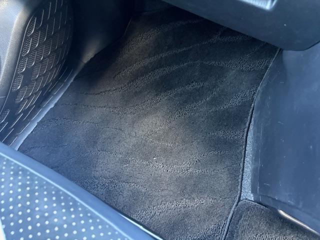 ヴォクシー ハイブリッドＺＳ　煌ＩＩＩ　純正９インチナビ　バックモニター　フリップダウンモニター　クルーズコントロール　衝突被害軽減システム　両側パワースライドドア　ハーフレザーシート　シートヒーター　ＥＴＣ　ＬＥＤヘッドライト　ドラレコ（24枚目）