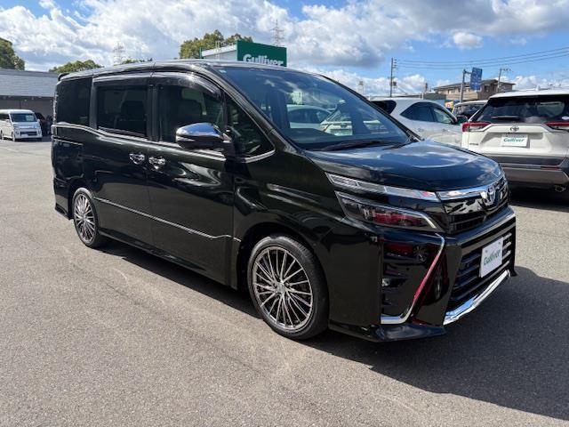 ヴォクシー ハイブリッドＺＳ　煌ＩＩＩ　純正９インチナビ　バックモニター　フリップダウンモニター　クルーズコントロール　衝突被害軽減システム　両側パワースライドドア　ハーフレザーシート　シートヒーター　ＥＴＣ　ＬＥＤヘッドライト　ドラレコ（33枚目）