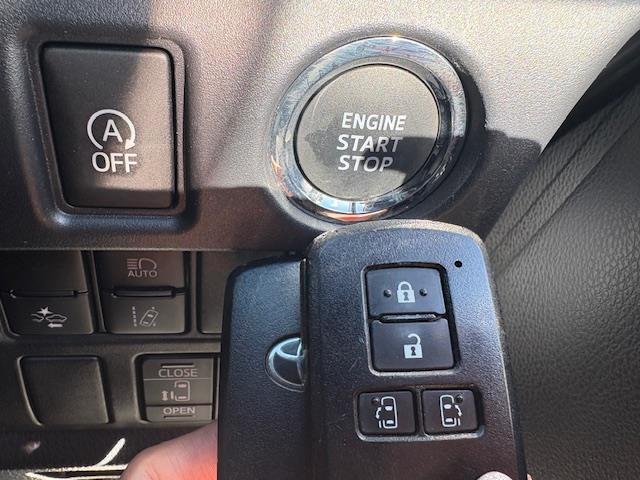 ヴォクシー ZS 煌II 純正10インチナビ バックカメラ 衝突被害軽減システム クルーズコントロール 両側パワースライドドア ビルトインETC LEDヘッドライト オートライト 純正アルミホイール 純正フロアマット スペア鍵(16枚目)