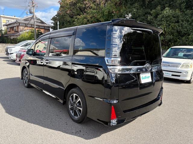 ヴォクシー ZS 煌II 純正10インチナビ バックカメラ 衝突被害軽減システム クルーズコントロール 両側パワースライドドア ビルトインETC LEDヘッドライト オートライト 純正アルミホイール 純正フロアマット スペア鍵(43枚目)