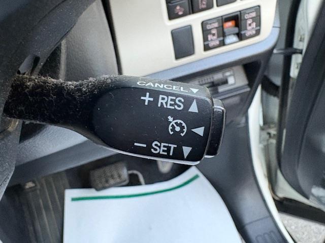 ノア Ｓｉ　ダブルバイビーＩＩ　１０インチナビ　フルセグ　Ｂｌｕｅｔｏｏｔｈ　バックカメラ　フリップダウンモニター　両側パワースライドドア　ドライブレコーダー　クルーズコントロール　ビルトイン２．０ＥＴＣ　フロアーマット（8枚目）