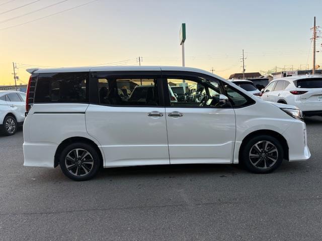 ノア Ｓｉ　ダブルバイビーＩＩ　１０インチナビ　フルセグ　Ｂｌｕｅｔｏｏｔｈ　バックカメラ　フリップダウンモニター　両側パワースライドドア　ドライブレコーダー　クルーズコントロール　ビルトイン２．０ＥＴＣ　フロアーマット（35枚目）