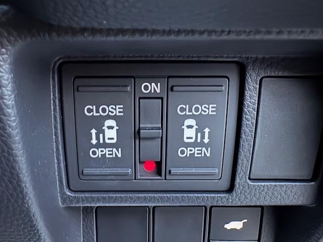 ステップワゴン e:HEVスパーダ プレミアムライン 純正15.6型フリップダウンモニター 純正11.4型ナビ 全方位カメラ BSM ホンダセンシング 電動リアゲート 両側パワースライドドア ドラレコ 前/後席シートヒーター ETC オットマンチェア(9枚目)