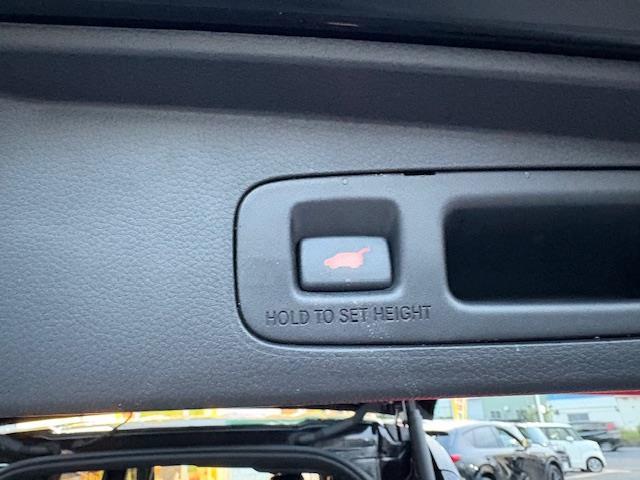 ステップワゴン e:HEVスパーダ プレミアムライン 純正15.6型フリップダウンモニター 純正11.4型ナビ 全方位カメラ BSM ホンダセンシング 電動リアゲート 両側パワースライドドア ドラレコ 前/後席シートヒーター ETC オットマンチェア(10枚目)