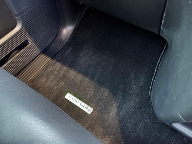 ステップワゴン e:HEVスパーダ プレミアムライン 純正15.6型フリップダウンモニター 純正11.4型ナビ 全方位カメラ BSM ホンダセンシング 電動リアゲート 両側パワースライドドア ドラレコ 前/後席シートヒーター ETC オットマンチェア(24枚目)