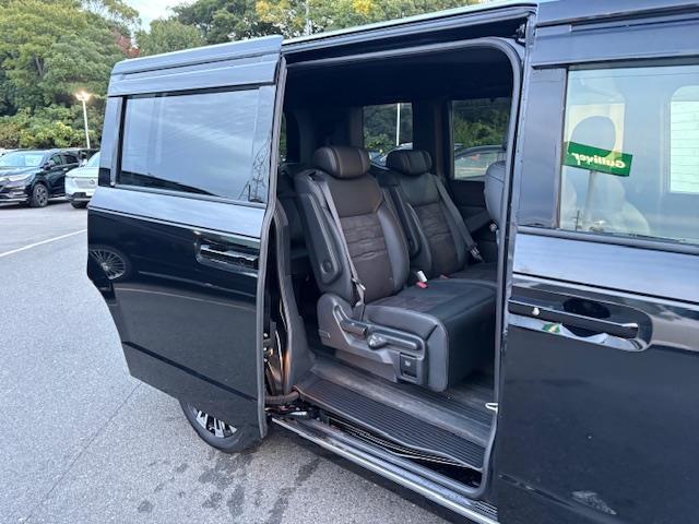 ステップワゴン e:HEVスパーダ プレミアムライン 純正15.6型フリップダウンモニター 純正11.4型ナビ 全方位カメラ BSM ホンダセンシング 電動リアゲート 両側パワースライドドア ドラレコ 前/後席シートヒーター ETC オットマンチェア(38枚目)