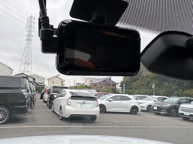 ザ・ビートル デザインマイスター　ナビ　バックカメラ　フルセグ　ブラインドスポットモニター　クルーズコントロール　ドライブレコーダー　ＨＩＤヘッドライト　純正アルミホイール　オートライト　スマートキー　パドルシフト　プッシュスタート（7枚目）