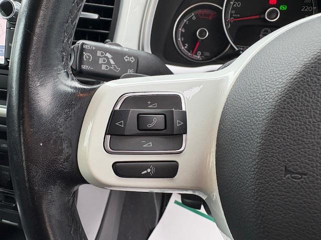 ザ・ビートル デザインマイスター　ナビ　バックカメラ　フルセグ　ブラインドスポットモニター　クルーズコントロール　ドライブレコーダー　ＨＩＤヘッドライト　純正アルミホイール　オートライト　スマートキー　パドルシフト　プッシュスタート（9枚目）